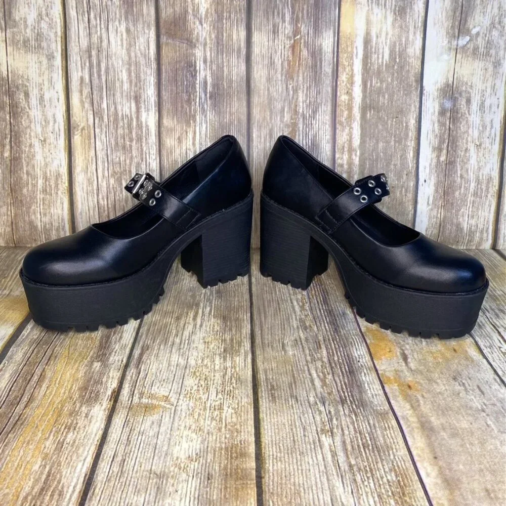 Gothic Y2K Punk Rock Chunky 2 in Platform 4 in Heel Women's size 9